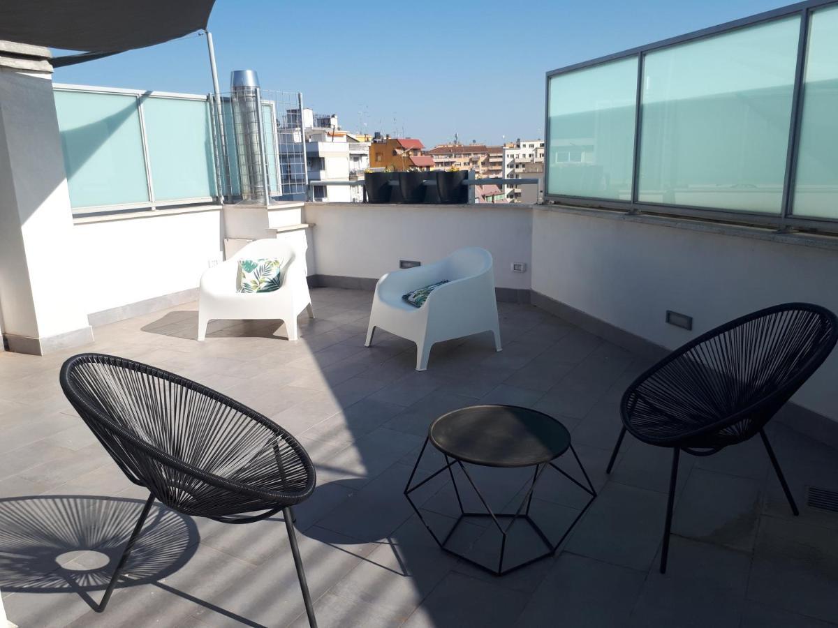 Penthouse 40 In Trastevere With Seasonally Jacuzzi Rome Extérieur photo